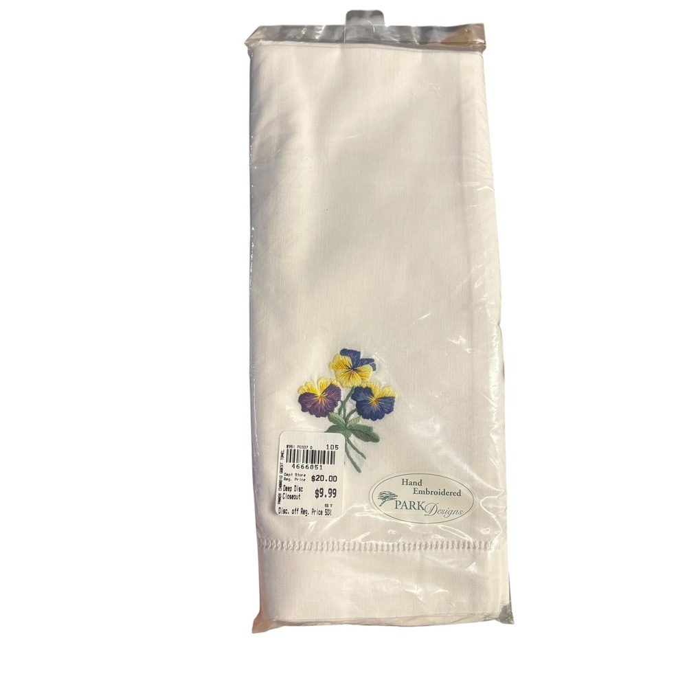 Park Designs Pansy‎ Guest Towel Hand Embroider White Hemstitch Floral 122-30 NEW